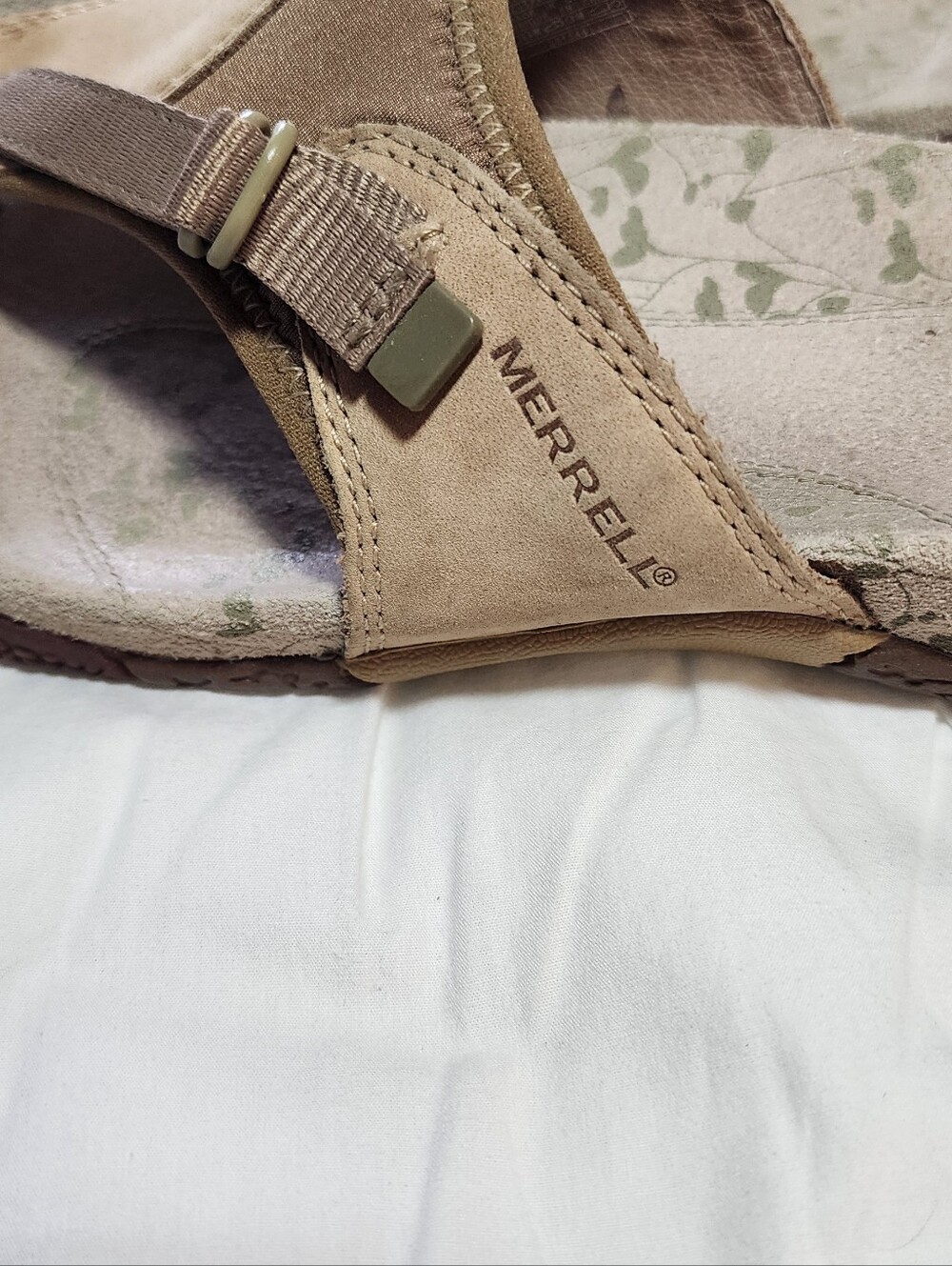 Merrell Sandals Womens Size 8 Beige Suede Thong Comfort Walking Casual Shoes - Picture 8 of 9
